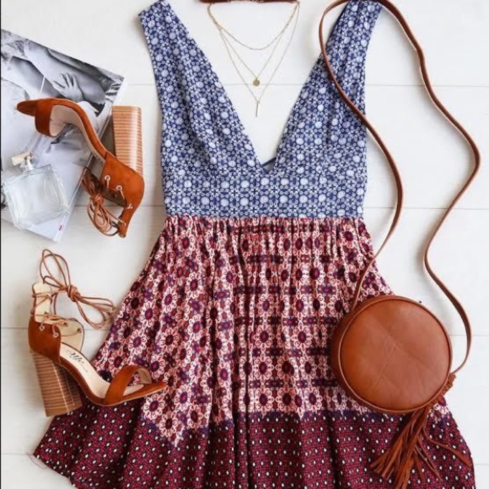 Lulu’s V-neck mini festival babydoll dress